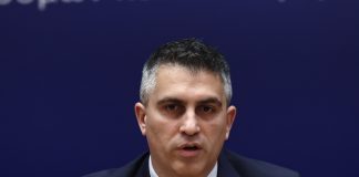 Χρίστος Δήμας: Ενισχύουμε την ασφάλεια των αεροδρομίων με 18 νέα πυροσβεστικά οχήματα και προσλήψεις προσωπικού