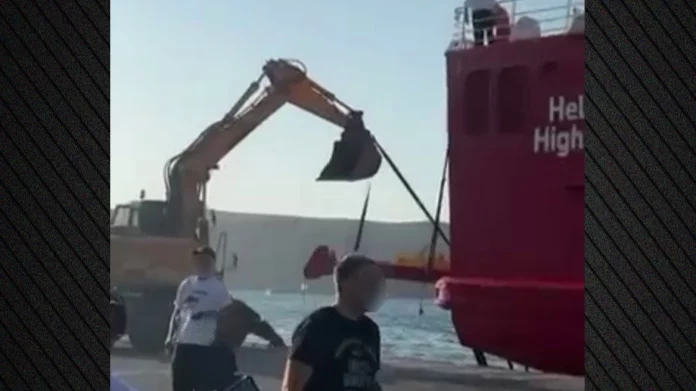 Ακινητοποιήθηκε λόγω βλάβης στην Αμοργό το Hellenic Highspeed – Δείτε βίντεο