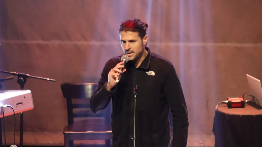 xrwma-iasonas-apostolopoulos