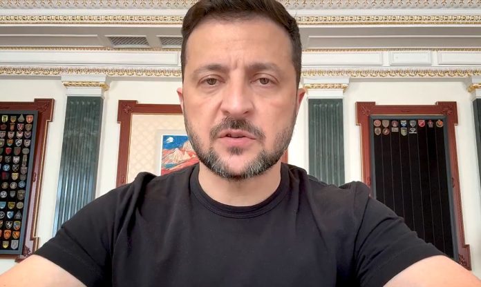Ζελένσκι: «Δεχτήκαμε μπαράζ ρωσικών επιθέσεων με 450 drones και 45 πυραύλους»