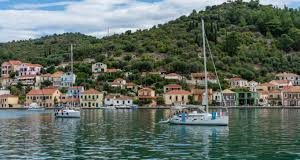 «Εισιτήριο» στους επισκέπτες της μιας ημέρας εξετάζουν Παξοί και Ιθάκη – Ακολουθούν το παράδειγμα των 3 ευρώ που ζητά η Σύμη