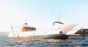 Το υπουργείο Ναυτιλίας στέλνει στον εισαγγελέα την εταιρεία του φέρι μποτ που έπεσε στην ξέρα – Δεν έχει κάνει τίποτα για την αποκόλληση