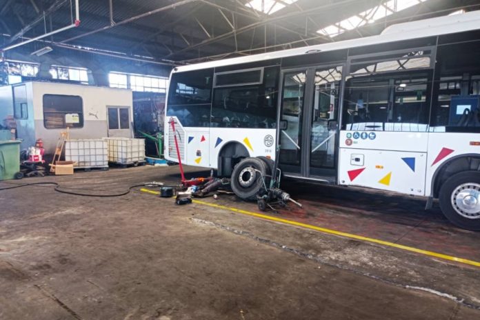 Καταγγελία για εργατικό ατύχημα στον ΟΑΣΘ – Ελλείψεις προσωπικού και υπέργηρα λεωφορεία η αιτία