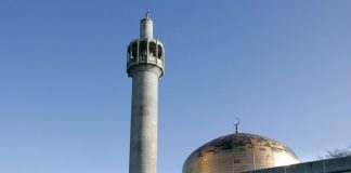 Βρετανία: Ιμάμης κακοποίησε σεξουαλικά κορίτσια στο τζαμί – Τα φιλιά ήταν «ένδειξη σεβασμού»