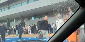 Ντροπιαστικές εικόνες στη Ζάκυνθο: Προβλήματα στο αεροδρόμιο λόγω κακοκαιρίας – Άφησαν τον κόσμο στο δρόμο (VIDEO)