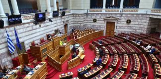 Αμετάβλητο παραμένει το πολιτικό σκηνικό – Ζητείται αντιπολίτευση ικανή να κυβερνήσει