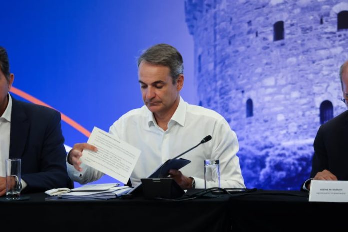 «Όπλο» του Μητσοτάκη η υποτίμηση από τους αντιπάλους του