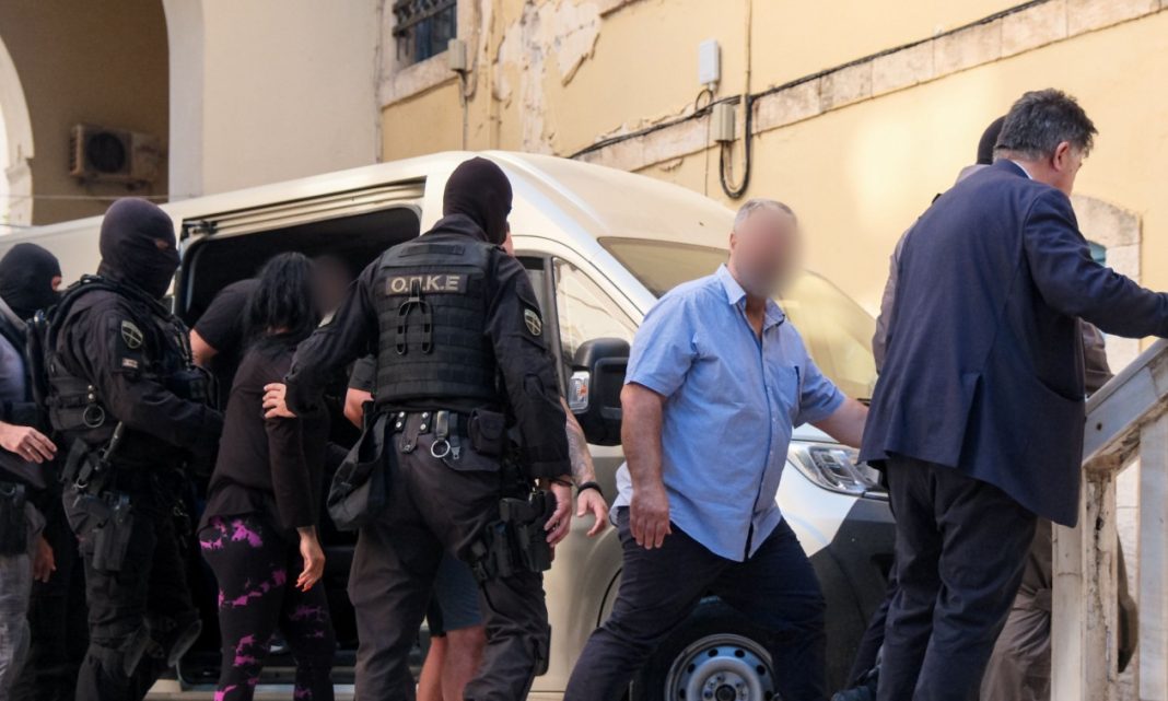 98a8842f-mafia-kriti