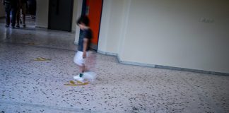 Λάρισα: Παιδί περιπλανιόταν μόνο στον δρόμο