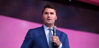 Δολοφονία Τσάρλι Κερκ: Αφέθηκε ελεύθερος ο ύποπτος που είχε συλληφθεί αναφέρει ο αρχηγός του FBI σε ανάρτησή του