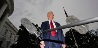 Διορία «τρεις ή τέσσερις ημέρες» δίνει ο Τραμπ στη Χαμάς να απαντήσει στο ειρηνευτικό του σχέδιο