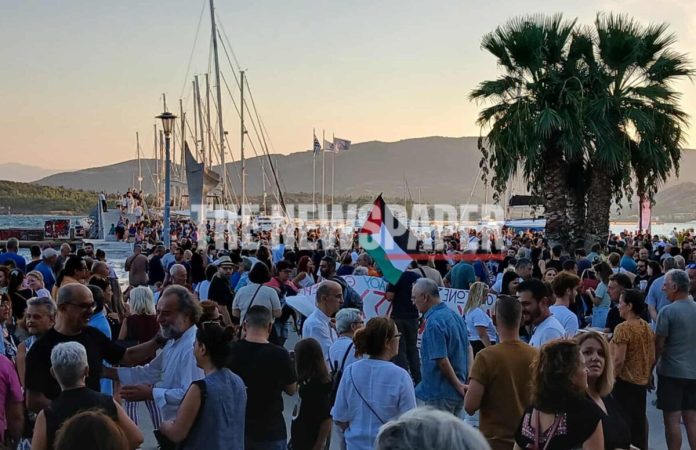 Δικαιοσύνη ζητούν οι Βολιώτες για την τραγωδία των Τεμπών – Νέες εικόνες από την συγκέντρωση στην παραλία