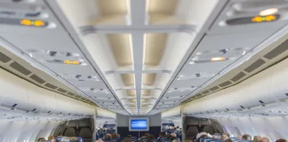 Θεσσαλονίκη: Παραπέμφθηκε να δικαστεί ο Βρετανός που χτύπησε συνεπιβάτη του και προκάλεσε αναγκαστική προσγείωση αεροσκάφους