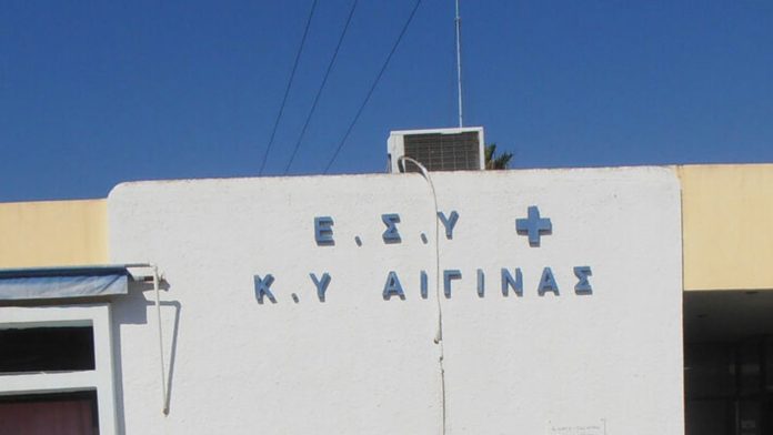 Νέο «κρούσμα» στην Αίγινα: Μεταφέρανε τραυματισμένη γυναίκα σε… ράσο παπά – Δεν υπήρχε οδηγός για το ασθενοφόρο