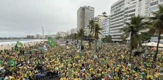 Βραζιλία: Στους δρόμους χιλιάδες υποστηρικτές του Μπολσονάρου – Το Ανώτατο Δικαστήριο ετοιμάζει την ετυμηγορία του