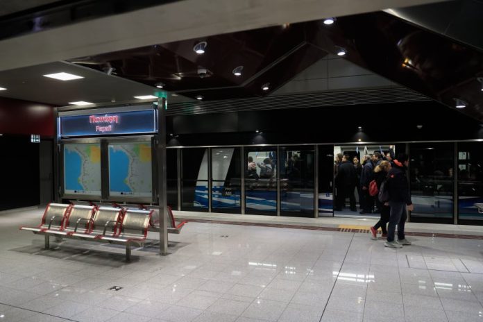 «Επένδυση» στο μετρό Θεσσαλονίκης: Βάζεις 1 ευρώ για εισιτήριο μονής διαδρομής και παίρνεις ρέστα… 4 ευρώ