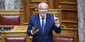 Η προοδευτική αντιπολίτευση ετοιμάζεται για σύγκρουση με τον Γ. Φλωρίδη