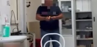 Ιταλία: Κακόγουστη φάρσα σε νοσοκομείο: Γιατρός πέταξε δυναμιτάκι σε νοσηλευτή που κοιμόταν
