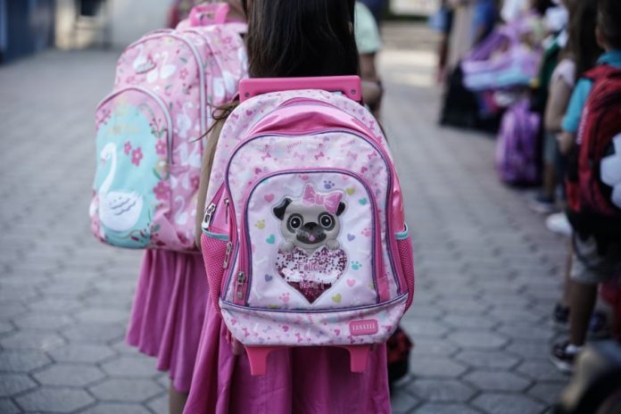 Σχολεία: Η «ακτινογραφία» με 10.000 κενά στην Πρωτοβάθμια – Απεργούν δάσκαλοι και νηπιαγωγοί