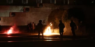 Πέντε συλλήψεις για τα επεισόδια στη συγκέντρωση για τα Τέμπη στο Σύνταγμα