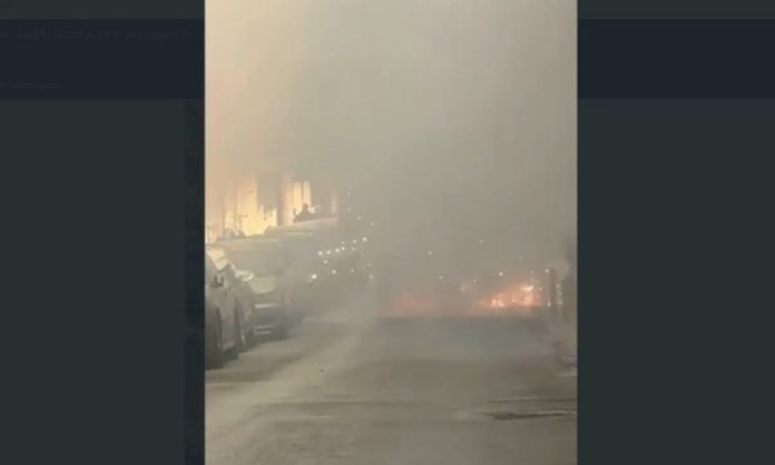 Στιγμές τρόμου στον Πειραιά: Αυτοκίνητο τυλίχθηκε στις φλόγες εν κινήσει