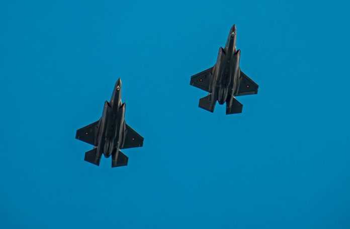 F-35: Παρά το φιάσκο της αναβάθμισής τους η Κυβέρνηση θέλει κι άλλα αμερικανικά μαχητικά!