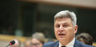 «Καρφιά» Φαραντούρη για τη Νέα Υόρκη: «Εξευτελισμός» η ματαίωση της συνάντησης Μητσοτάκη – Ερντογάν, «πρόκληση» η συνάντηση με αλ Σαράα