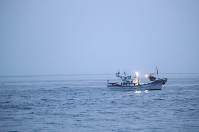 Άνοιξαν το Αιγαίο στα τουρκικά αλιευτικά