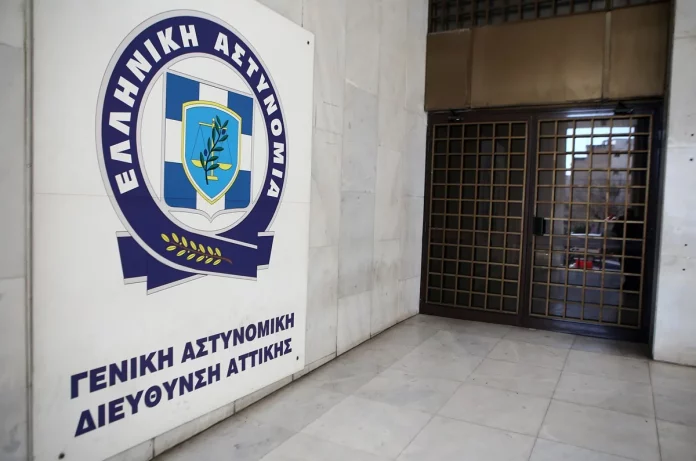 Κρατούμενος βρέθηκε απαγχονισμένος στο Αστυνομικό Μέγαρο Αθηνών – Του έκαναν ΚΑΡΠΑ αλλά ήταν αργά