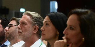 Νέο γκάζι Γερουλάνου για αλλαγές στη στρατηγική και στα όργανα αν δεν ανέβουν τα ποσοστά- Φρένο από την Διαμαντοπούλου