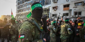 Η Χαμάς δηλώνει έτοιμη να κλείσει συνολική συμφωνία εκεχειρίας στη Γάζα και να απελευθερώσει και τους 20 εν ζωή ομήρους