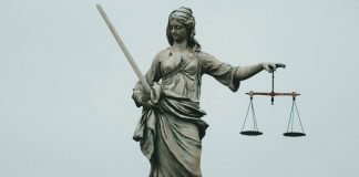 Κάτι σάπιο υπάρχει στο Κράτος Δικαίου στην Ελλάδα – Έρευνα χαστούκι στην κυβέρνηση