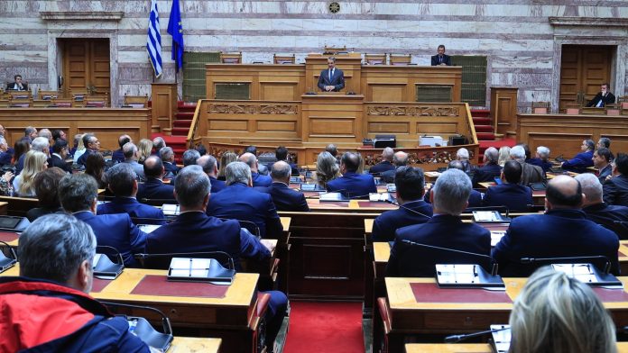 Γαλάζια «αίρεση» πριν τη ΔΕΘ: Δείπνο 15 βουλευτών με μενού το άδηλο μέλλον της ΝΔ – Βολές για ΟΠΕΚΕΠΕ, Τέμπη, αλαζονεία και απολιτίκ Μαξίμου