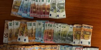 Θεσσαλονίκη: Έπαιζαν παράνομα “φρουτάκια” σε κατάστημα – 12 συλλήψεις, αναζητείται ο ιδιοκτήτης (φωτο)