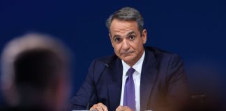 Κεραυνοί Κοττάκη: Τά ρομπότ, μεταξύ των οποίων καί του Μαξίμου, θέλουν κατήχηση