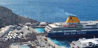 Σαντορίνη: Καταγγελίες για το χάος και τις ουρές στο λιμάνι