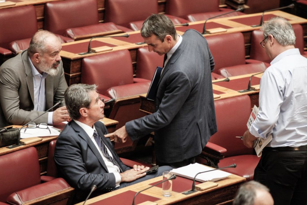 loverdos-mitsotakis-1200x800