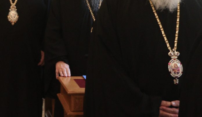 Πήραν «φωτιά» τα ράσα τους