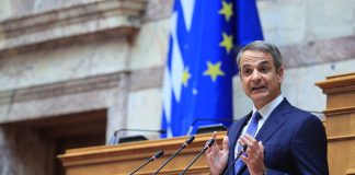 Σύγκρουση στα εθνικά μετά το ναυάγιο της Νέας Υόρκης: Για «μηδενισμό» μιλά ο Μητσοτάκης, η προσοχή σε Καραμανλή, Σαμαρά