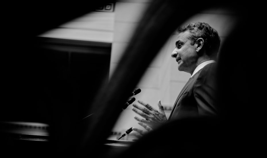 mitsotakis_black3-930x550