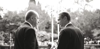 Ο Ερντογάν τον έχει στο «αναμείνατε», ο λαός στο «μάλλον πολύ μείνατε», η αντιπολίτευση μόνη παρηγοριά καθώς από τη μετριότητα δεν ξεκουνά