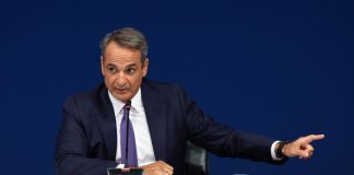 Οι ανεξήγητες αρνήσεις Μητσοτάκη για το «καλώδιο»