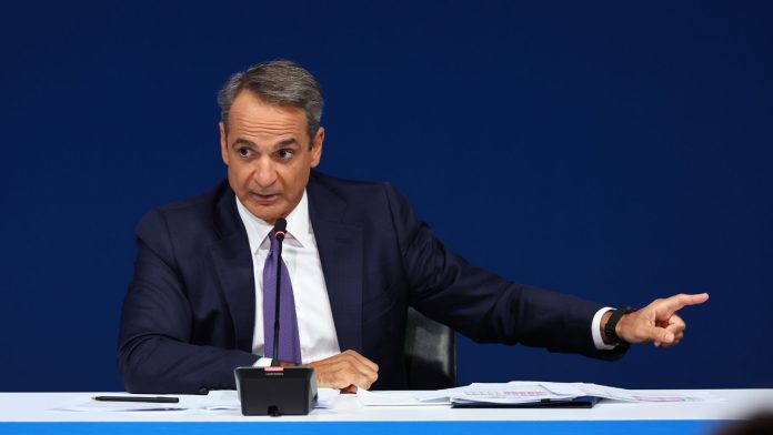 Οι ανεξήγητες αρνήσεις Μητσοτάκη για το «καλώδιο»