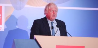 Μπόρις Τζόνσον: Διαρροή εγγράφων για μίζες, «δώρα» και διαφθορά