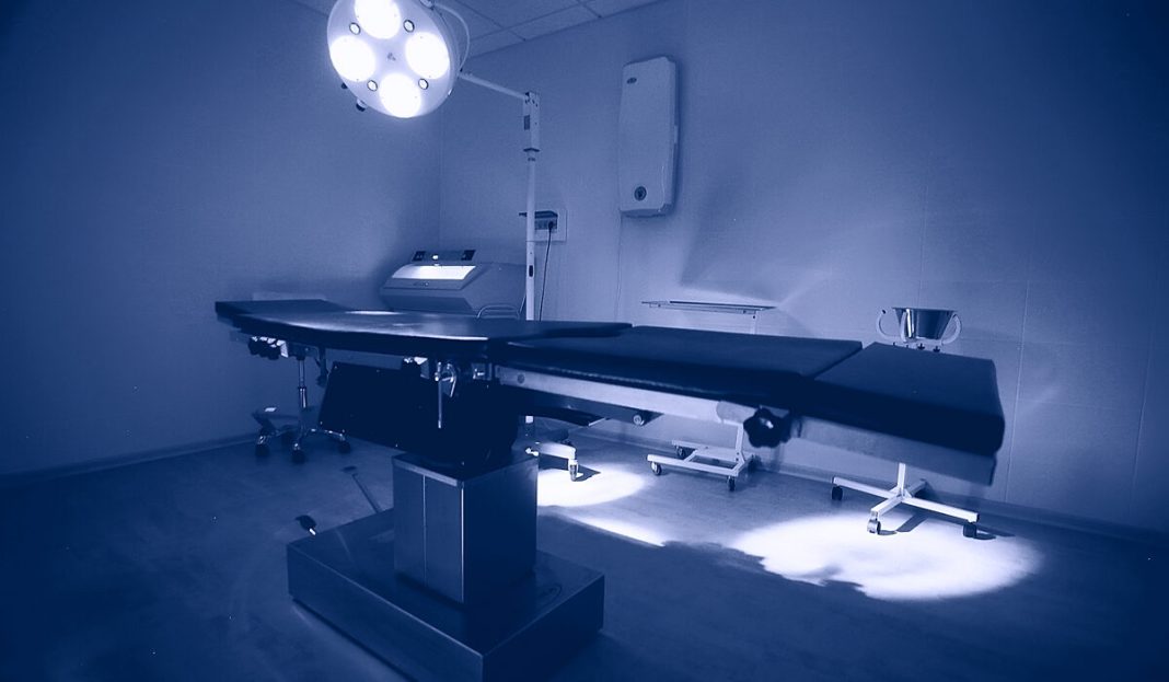 Morgue,Medical,Room,,Medical,Clinic,,Surgical,Table,In,The,Morgue