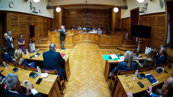 Σκάνδαλο ΟΠΕΚΕΠΕ: Νέος «πονοκέφαλος» με τη Σεμερτζίδου, «πολεμικό κλίμα» με το «καλημέρα» στην Εξεταστική