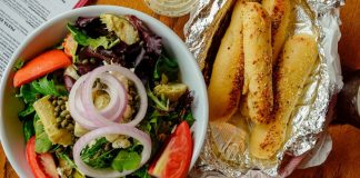 Συνταγή: Μεσογειακή σαλάτα με αγκινάρες και ξηρούς καρπούς