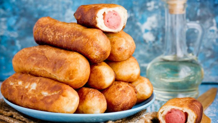 Αυθεντικά ρωσικά πιροσκί με λουκάνικο