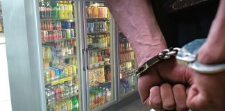 Βόλος: Ανήλικη λιποθύμησε μετά από κατανάλωση αλκοόλ – Συνελήφθη υπάλληλος περιπτέρου