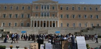 Τέμπη: Η έρευνα για την εκταφή Ρούτσι δεν σταματά την απεργία πείνας – Κανονικά οι συγκεντρώσεις την Κυριακή